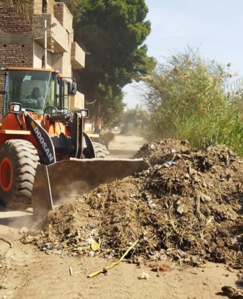 رفع 110 طن من الأتربة والمخلفات بجنوب الأقصر 

