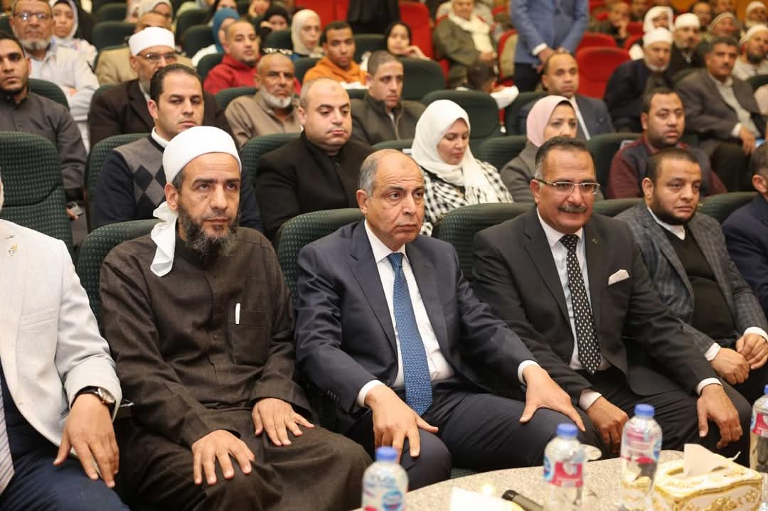 فى احتفالية يوم التفوق ..

محافظ المنيا يكرم أوائل الطلبة وحفظة القرآن الكريم على مستوى محافظات الصعيد