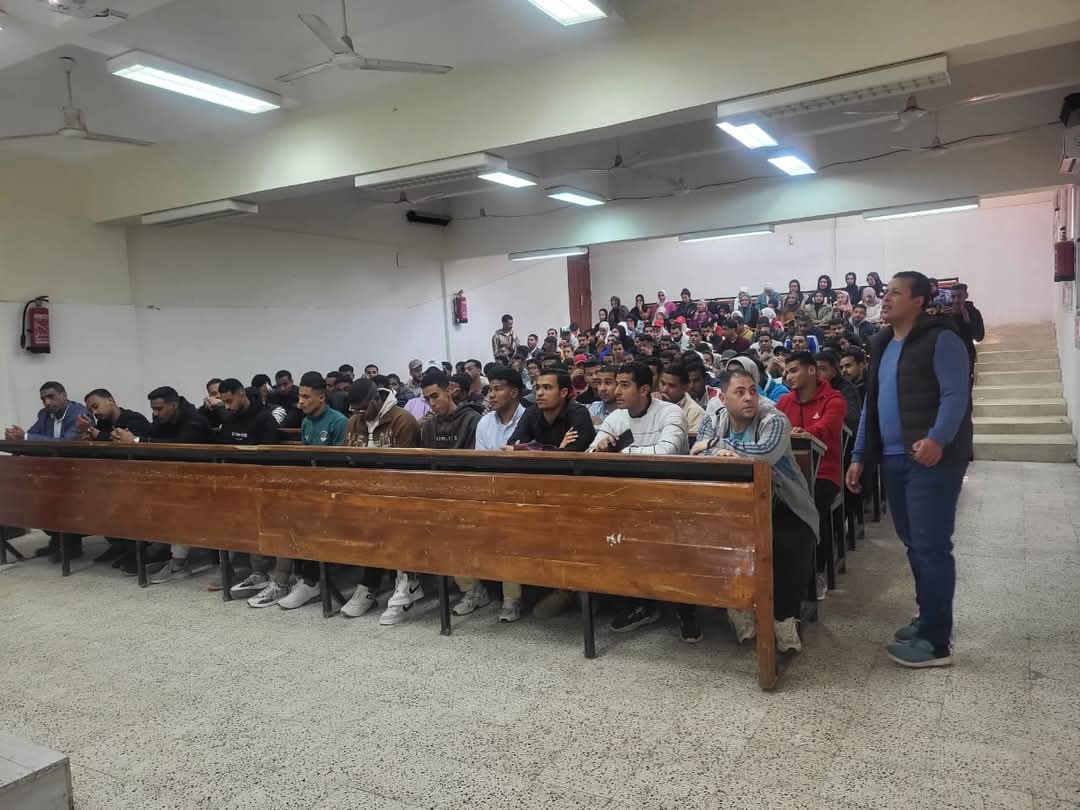 لقاء حوارى عن الولاء والانتماء بجامعة جنوب الوادى

