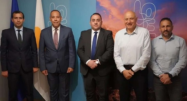نائب وزير السياحة القبرصي يبحث تعزيز التعاون السياحي مع مصر وقطر