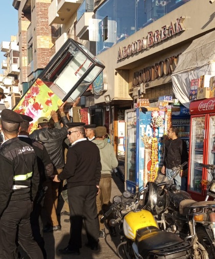 مرافق الاقصر تحرر ٩٣ محضرا بحملات لعودة الانضباط للشارع 

