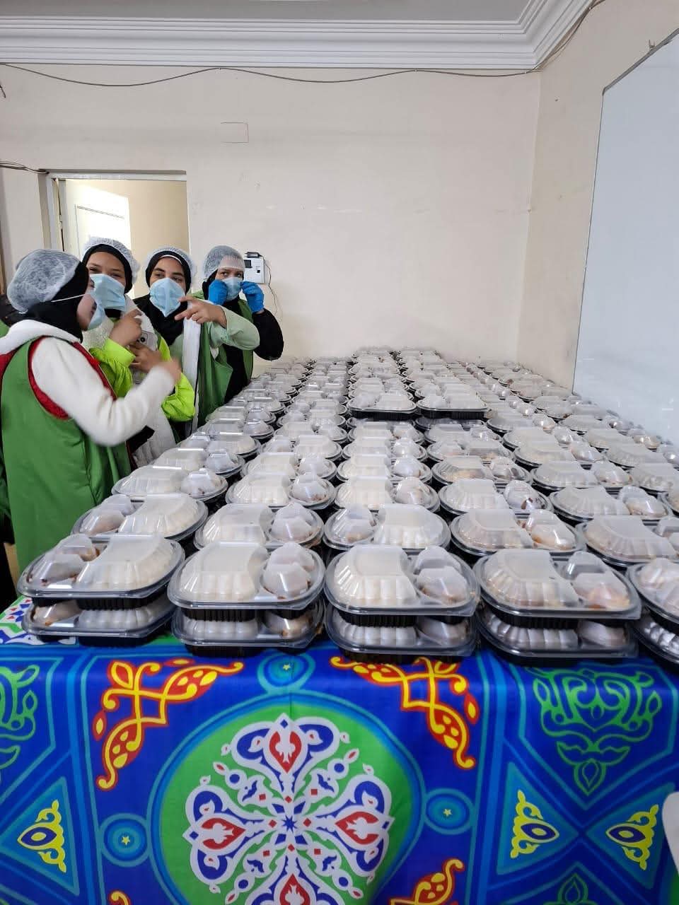 مبادرة “مطبخ المصرية.. بإيد بناتها” تقدم 250 وجبة افطار يوميا خلال شهر رمضان