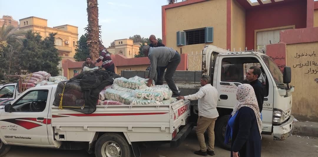 محافظ الجيزة: توزيع ٣٥ طنًا من الدعم السلعي علي الأسر الأولى بالرعاية 