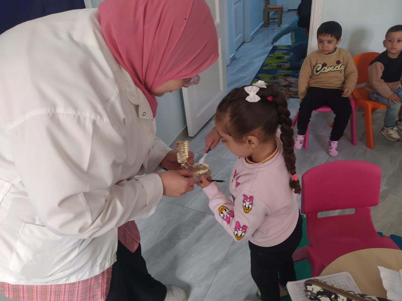 الصحة تختتم حملة توعوية بصحة الفم والأسنان شملت التوعية والكشف والعلاج لأكثر من 33 ألف مواطن