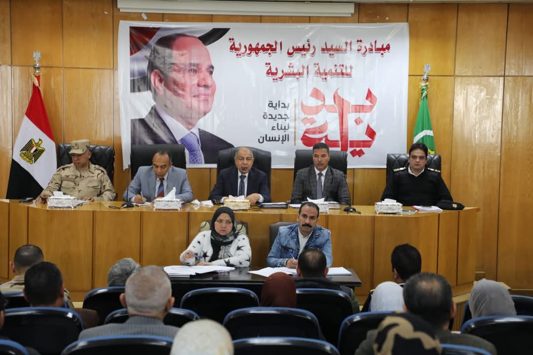 محافظ المنيا  يرفع درجة الاستعداد لاستقبال عيد الفطر ويستعرض معدلات انجاز ملفات التقنين والتعديات