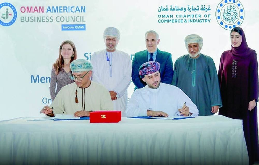 توقيع مذكرة تفاهم لتعزيز العلاقات التجارية والاستثمارية بين سلطنة عُمان وأمريكا

