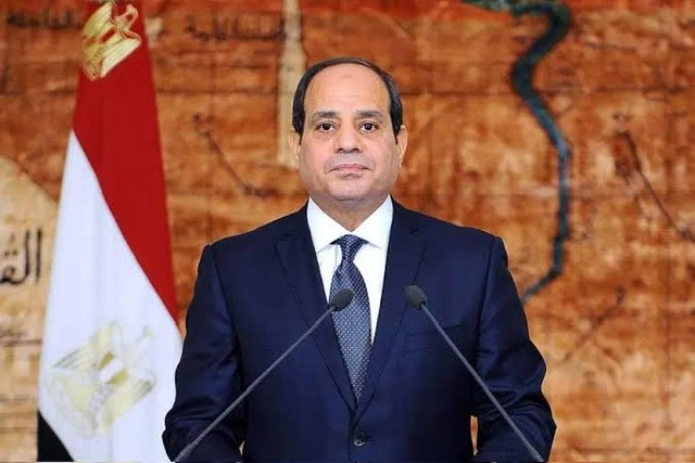الرئيس السيسي يطمئن هاتفيًا على صحة شيخ الأزهر 