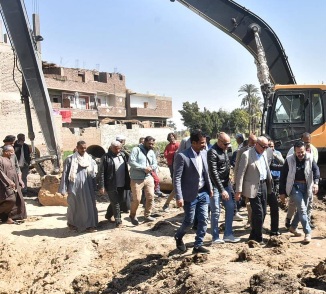 تشكيل لجنة لتعويض متضرري إصلاح الصرف الصحي بالأقصر








