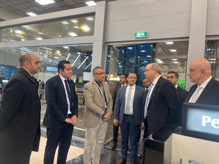 وزير الطيران يتفقد مطار سفنكس الدولي لمتابعة جاهزيته والوقوف على جودة الخدمات المقدمة 