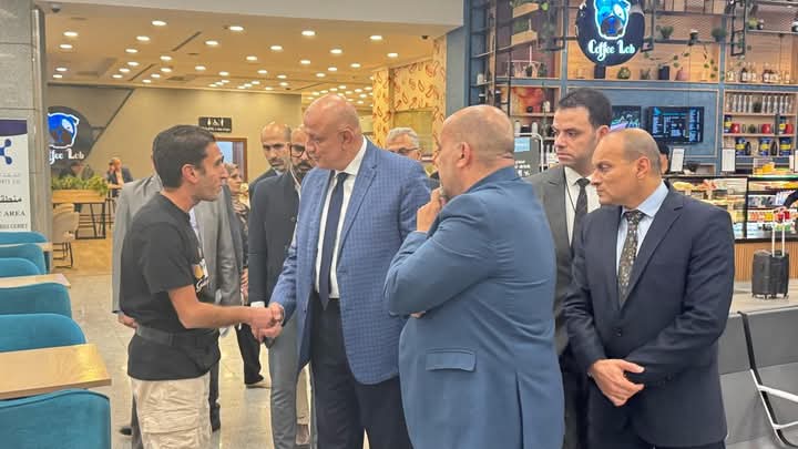 في زيارة مفاجئة.. رئيس المصرية للمطارات يتفقد مطار الغردقة تزامنا مع إنطلاق الموسم السياحي الصيفي
