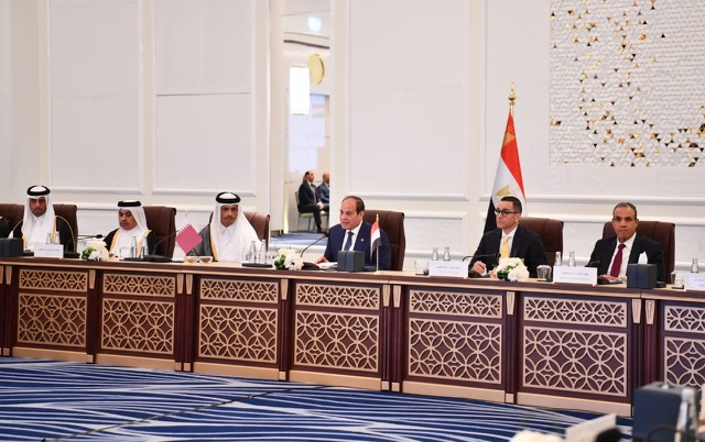 الرئيس السيسي يدعو رجال الأعمال القطريين لزيادة استثماراتهم في مصر: فرص واعدة وشراكات مفتوحة في كافة المجالات