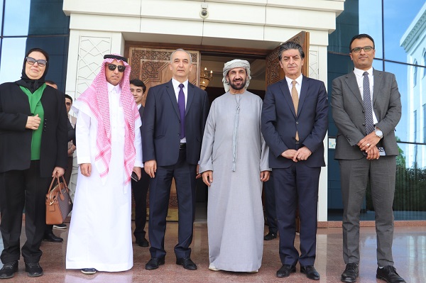 وفد البرلمان العربي يشيد بمكتبة البيروني في أوزبكستان ودورها في الحفاظ على التراث