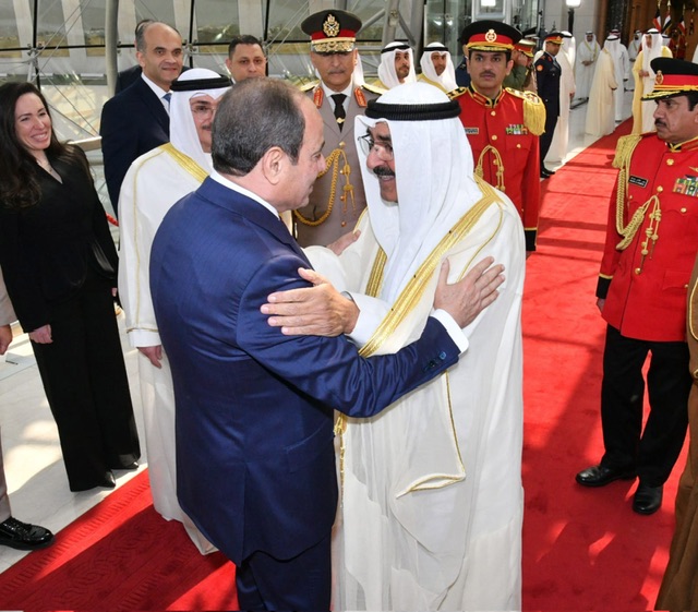 السيسي يعود إلى أرض الوطن بعد اختتام جولة خليجية لقطر والكويت
