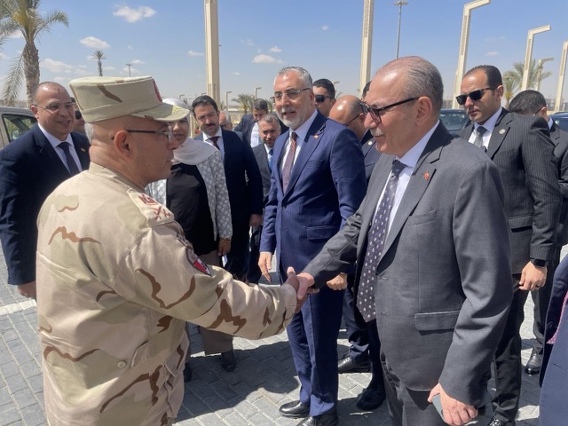 وزير العمل التركي يزور القاهرة لتعزيز التعاون الثنائي ويدعو نظيره المصري لزيارة أنقرة