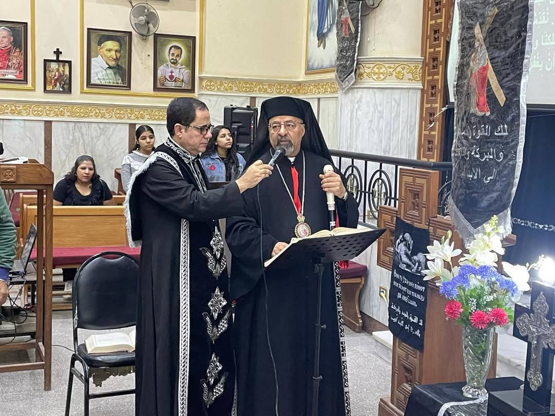 بطريرك الكاثوليك يترأس صلاة ليلة الأربعاء من البصخة المقدسة بعزبة النخل