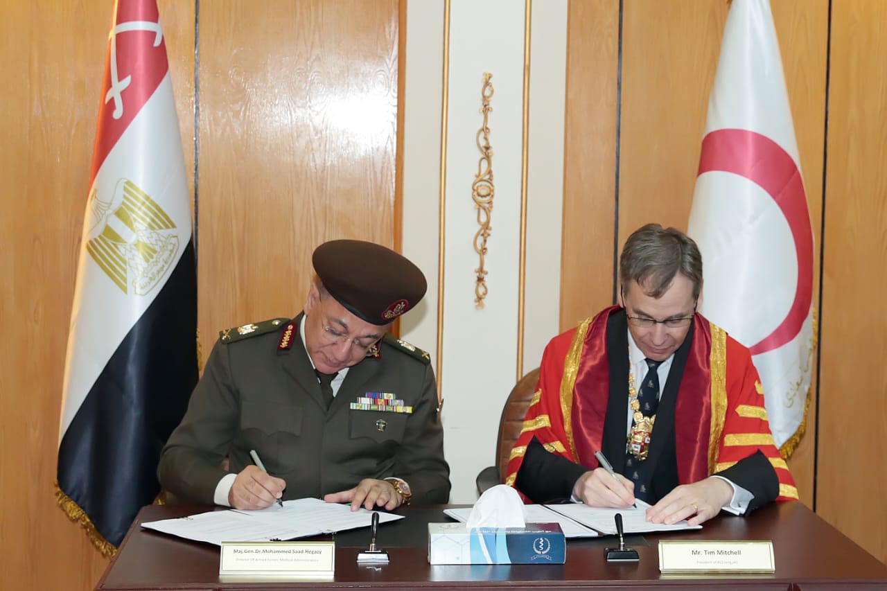 إدارة الخدمات الطبية للقوات المسلحة توقع بروتوكول تعاون مع الكلية الملكية للجراحين بإنجلترا