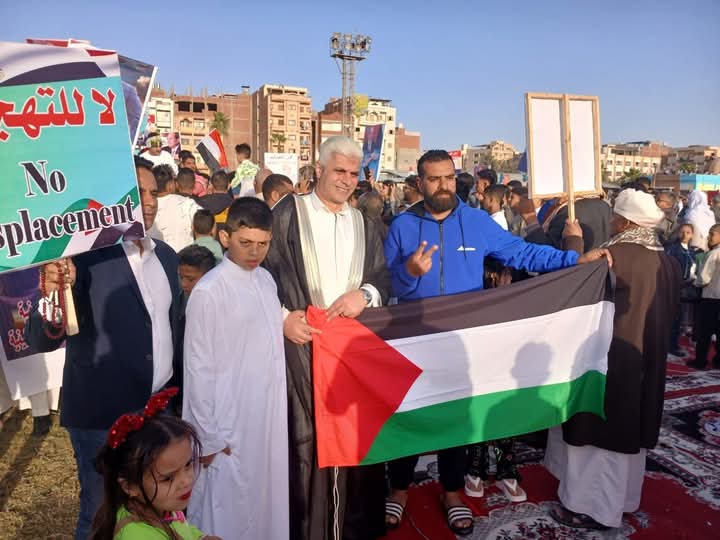 حشد جماهيري بالقنطرة غرب دعمًا للقيادة ورفضًا لتهجير الفلسطينيين



