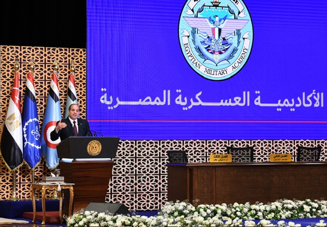 الرئيس السيسي يشهد تخرج 550 إمامًا من الأكاديمية العسكرية