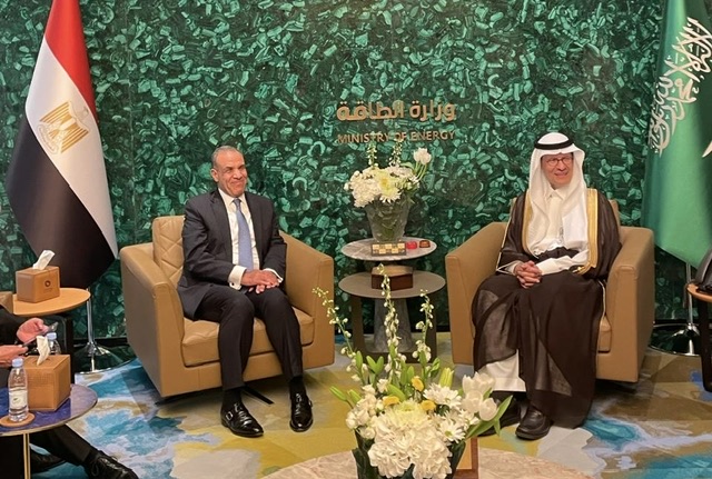 عبد العاطي ووزير الطاقة السعودي يبحثان آفاق التعاون الاستراتيجي في الطاقة والصناعة بين القاهرة والرياض