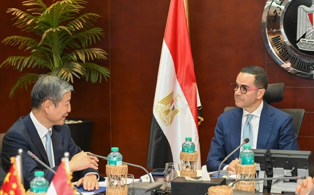 وزير الاستثمار يلتقي السفير الصيني .. تحضيرات لزيارة مرتقبة إلى بكين ووفد تجاري صيني كبير يصل مصر قريبًا