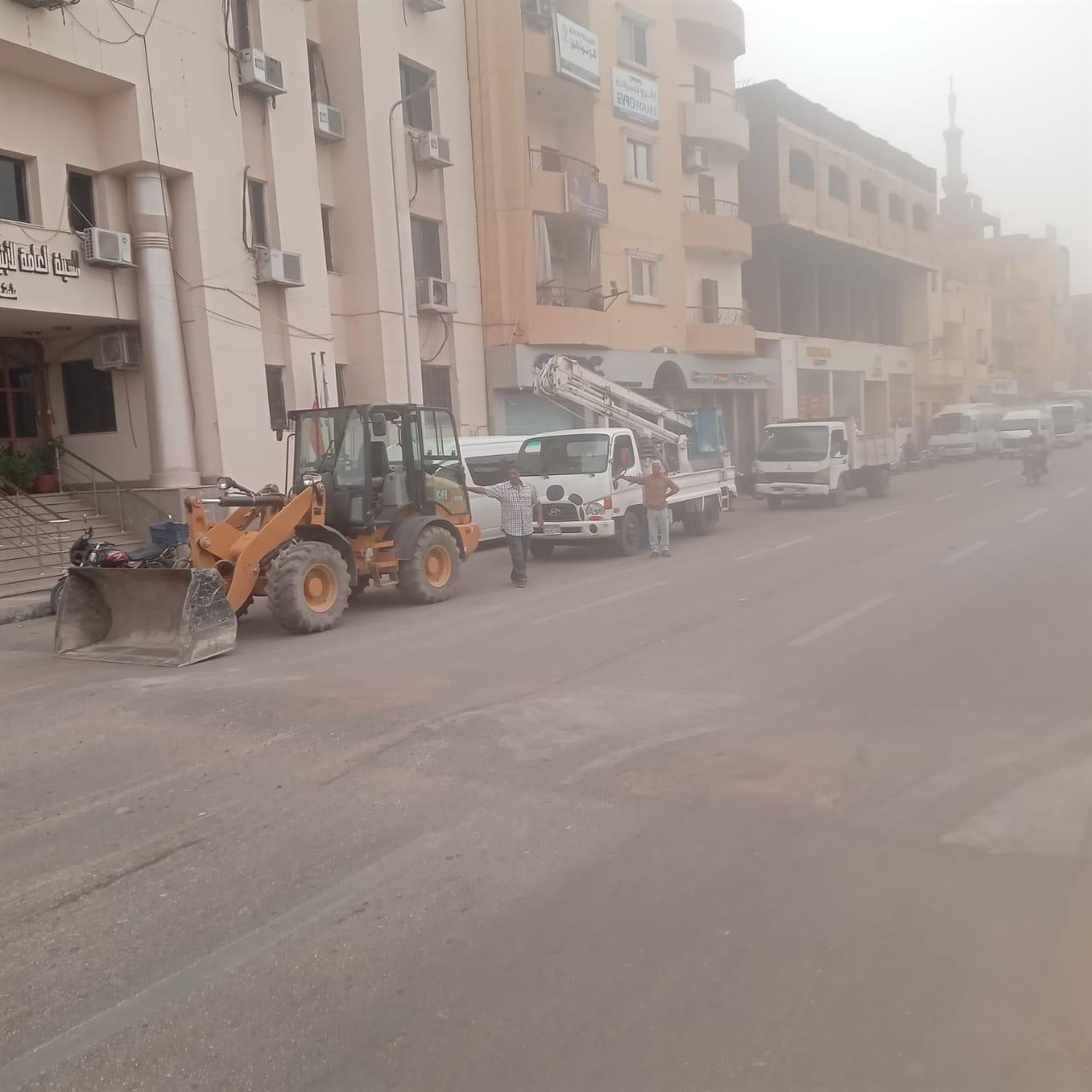 محافظ الأقصر يوجه بوقف حركة معديات الأهالى حفاظاً على أرواح المواطنين

