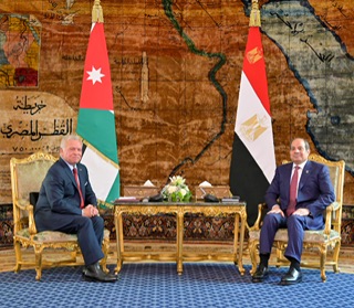 السيسي وملك الأردن يؤكدان عمق العلاقات الثنائية ويبحثان مستجدات الوضع في غزة








