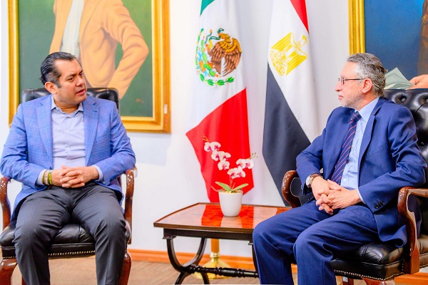 السفير المصري في المكسيك يلتقي برئيس مجلس النواب المكسيكي

