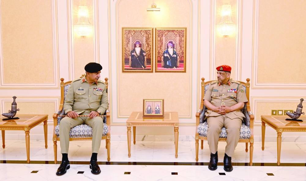 مذكرة تفاهم بين عُمان وباكستان للتعاون في المجالات الأكاديمية العسكرية

