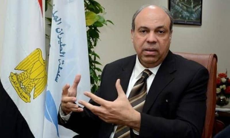وزير الطيران: العامل الركيزة الأساسية لكل نهضة وتنمية