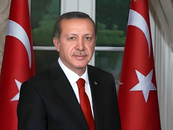 أردوغان يهنئ البابا الجديد: تعاون أنقرة والفاتيكان ضرورة لنشر السلام وإنهاء مآسي غزة

