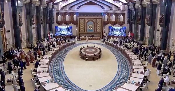 انطلاق أعمال القمة العربية في بغداد
