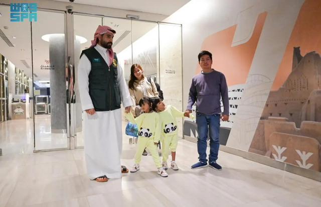 وصول التوأم الفلبيني الملتصق إلى الرياض تنفيذًا لتوجيهات القيادة
