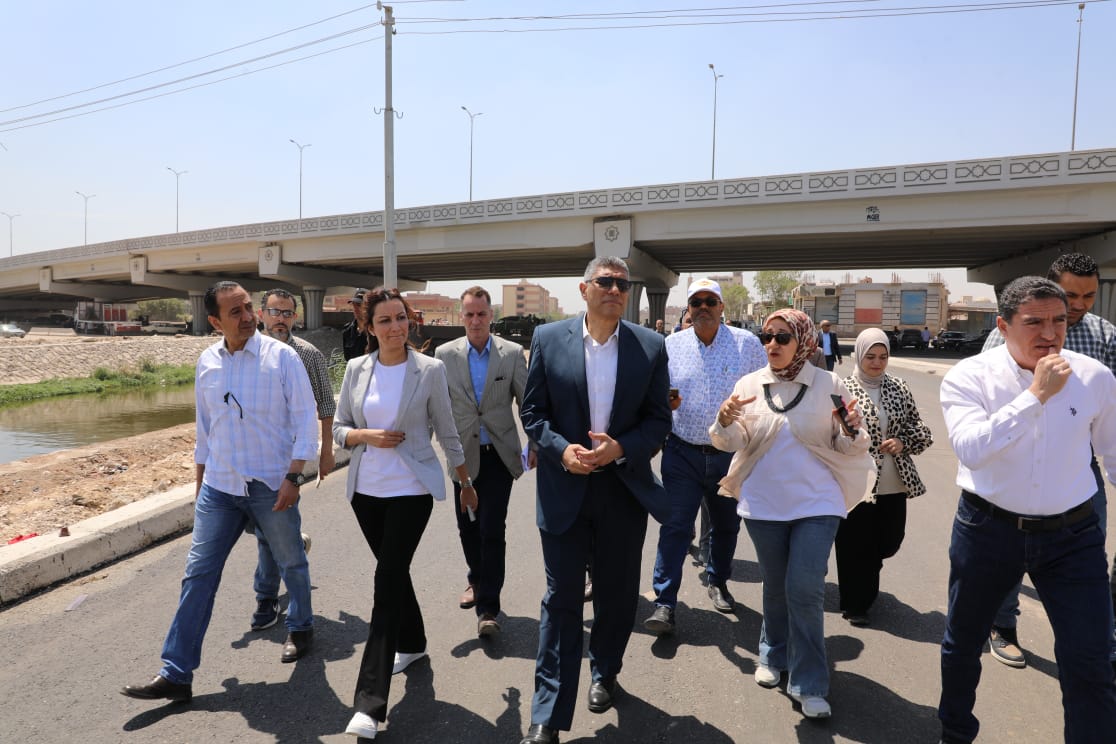 محافظ الجيزة: رصف وتوسعة طريق المريوطية بدءًا من محور شريف إسماعيل وحتى محور الضبعة 