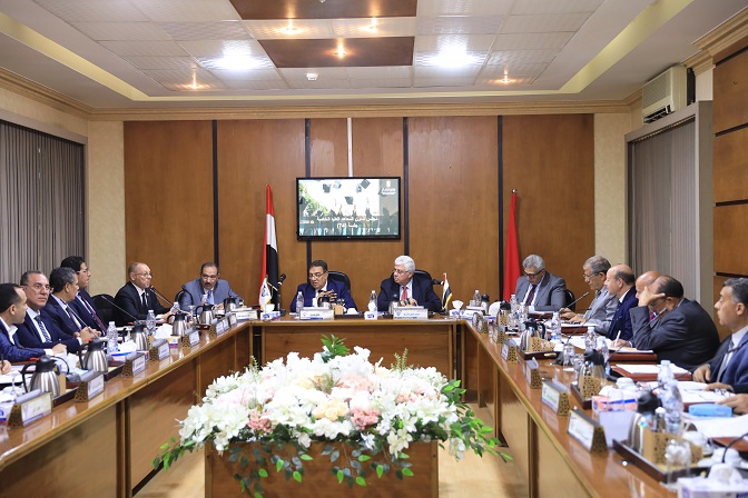 وزير التعليم العالي يرأس اجتماع المجلس الأعلى لشئون المعاهد العالية الخاصة بمعهد الدلتا العالي للهندسة والتكنولوجيا 