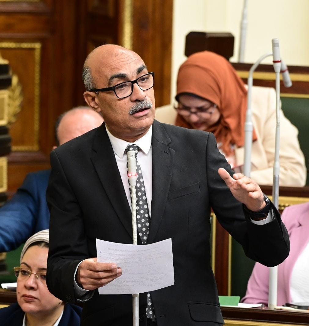اول رئيس هيئة برلمانية يرفض قانون الانتخابات .. ايهاب منصور : الشعب عزف عن الانتخابات 

