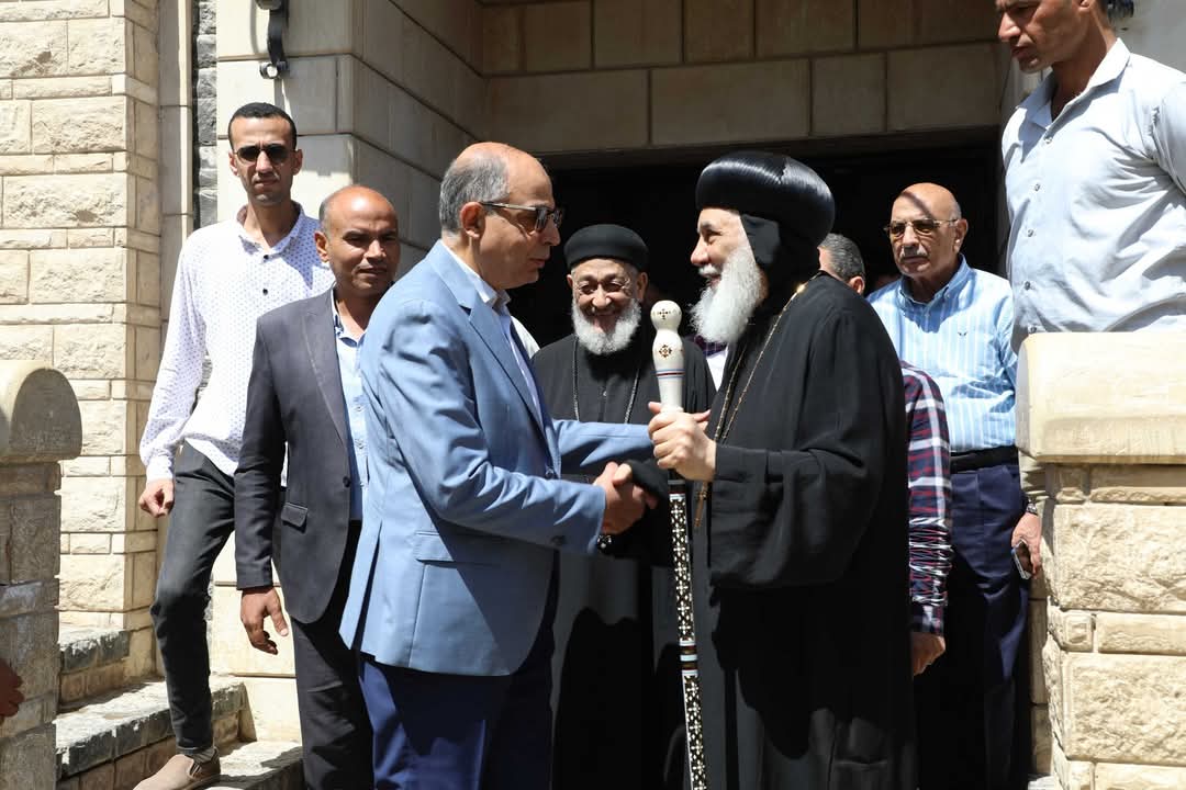 محافظ المنيا يهنئ الأقباط بموسم السيدة العذراء بدير جبل الطير ويؤكد أهمية التراث الديني في دعم التنمية المستدامة