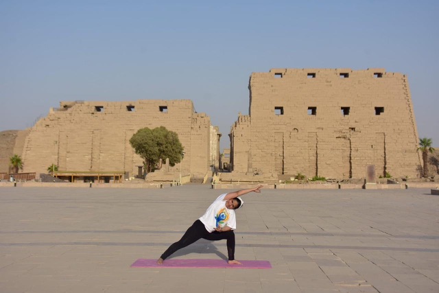 احتفالاً باليوم العالمي لليوجا.. سفارة الهند تطلق مسابقة لتوثيق الانسجام في مواقع مصر الأثرية

