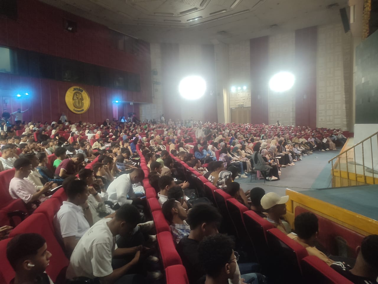 استمرار محاضرات المراجعة النهائية المجانية لطلاب الثانوية العامة بالأقصر

