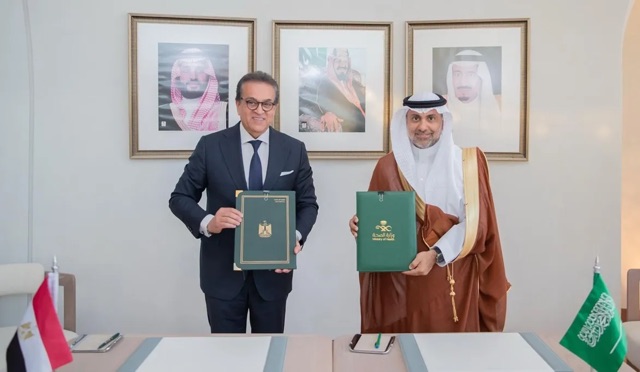 السعودية ومصر توقّعان مذكرة تفاهم لتعزيز الشراكة الصحية وتوسيع التعاون في الطب 