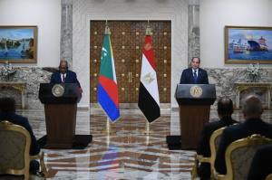 السيسي يستقبل رئيس القُمر المتحدة ويؤكد دعم مصر لخطة “القمر البازغة 2030” وتعزيز التعاون 