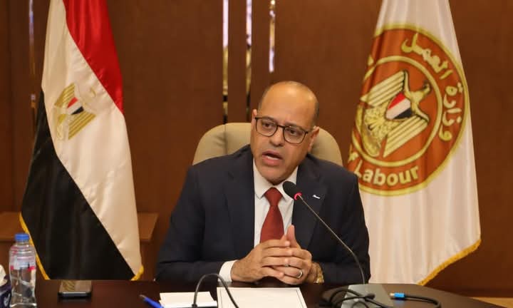 وزير العمل في حوار خاص 