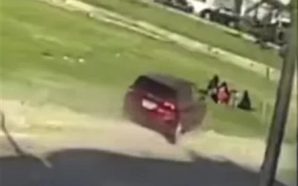 فيديو .. حادث دهس مأساوي لأسرة كاملة خلال نزهة عائلية بالتجمع الخامس