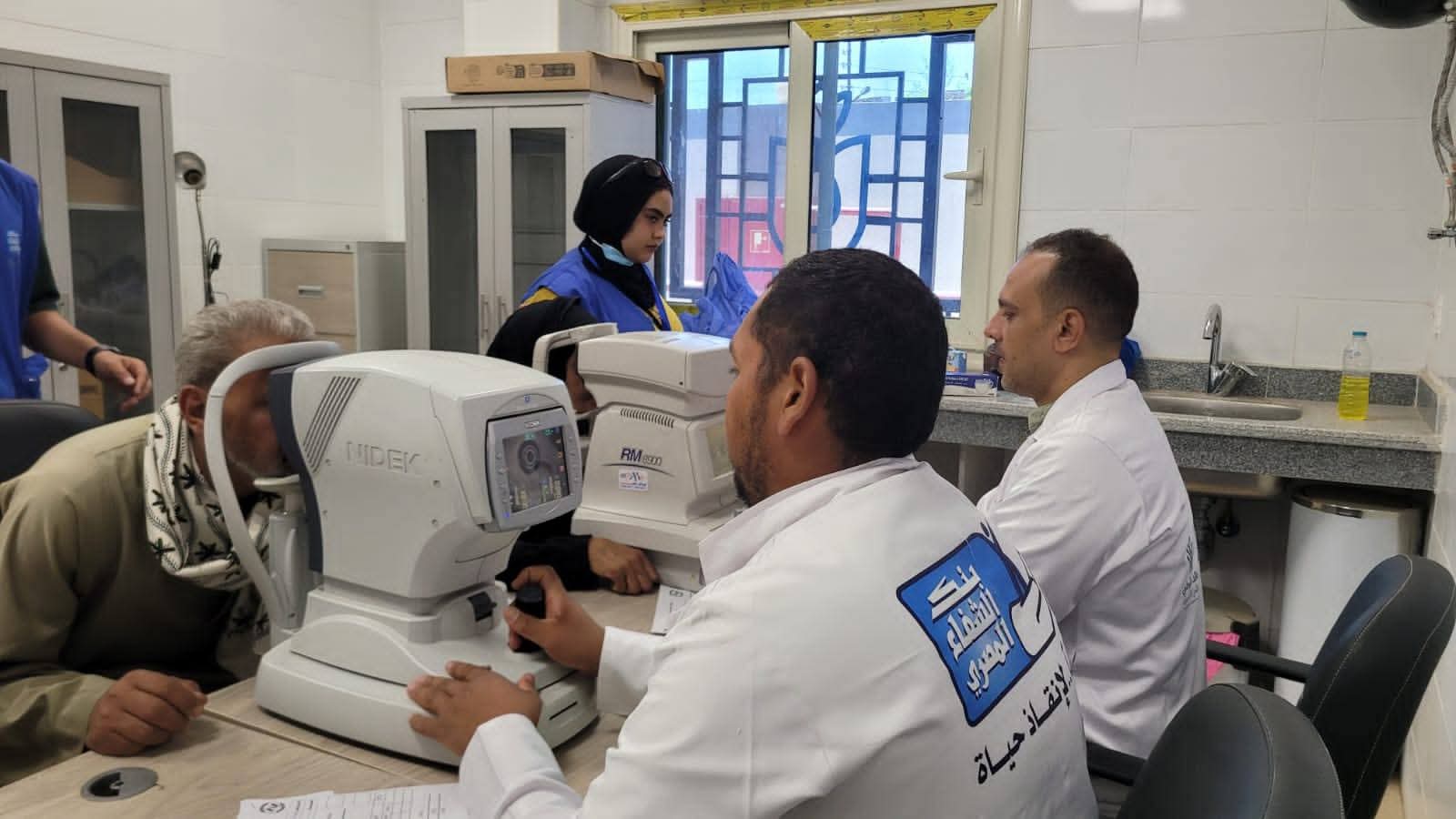 قطار القوافل الطبية لايتوقف.. الكشف على 2888 حالة وتحويل مئات المرضى ضمن قوافل طبية مجانية بقنا 

