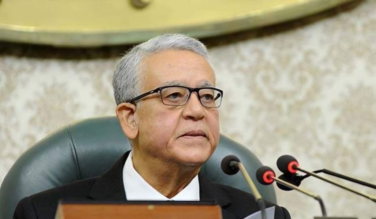رئيس مجلس النواب ينتقد أداء الحكومة ويطالب بمحاكمة علنية لها تحت القبة