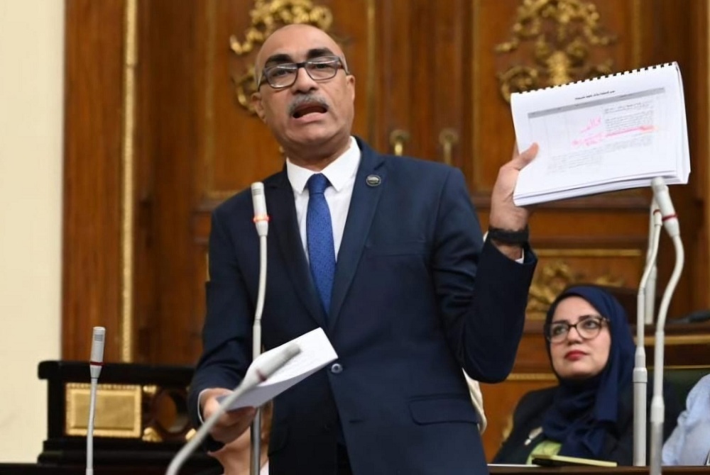إيهاب منصور: الحكومة تعرقل مصالح المواطنين بتأخير التصالح

