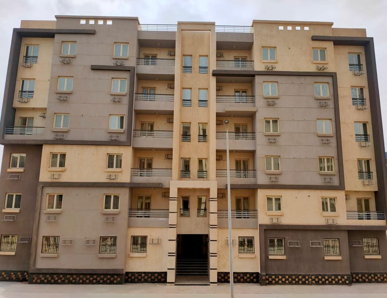 وزير الإسكان: الأحد المقبل بدء تسليم وحدات بمشروع 