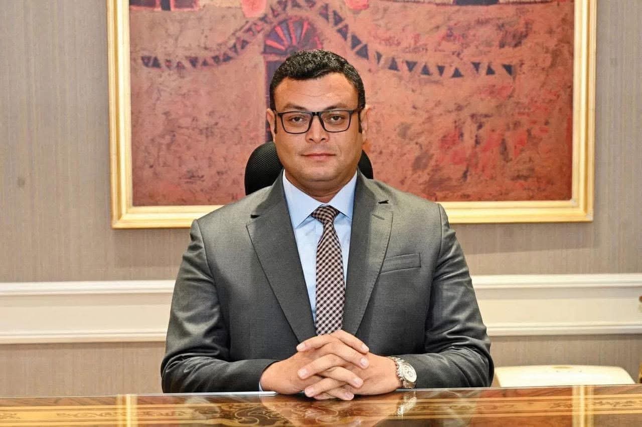 وزير الإسكان يتابع موقف تنفيذ الآلاف من وحدات 