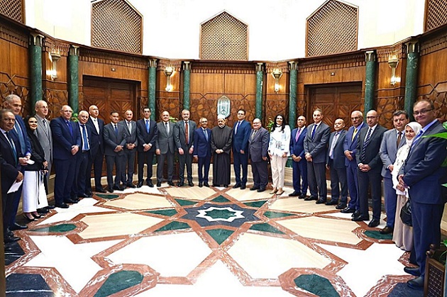 شيخ الأزهر يستقبل سفراء مصر الجدد في 22 دولة حول العالم لتعريفهم برسالة الأزهر

