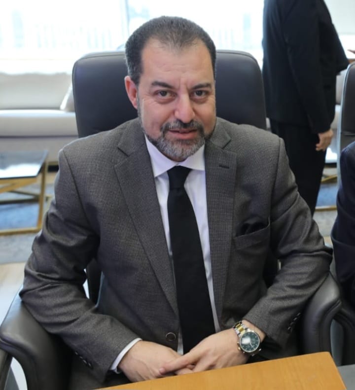 وزير التعليم العالي يجدد ندب الدكتور أحمد عناني للعمل مستشارًا للوزير للسياسات الصحية

