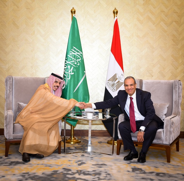 مصر والسعودية تدينان الاعتداءات الإسرائيلية وتدعمان الحل الليبي بعيدًا عن التدخلات الخارجية